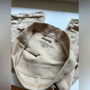 SKIMS Seamless Sculpt Mid-Thigh Short